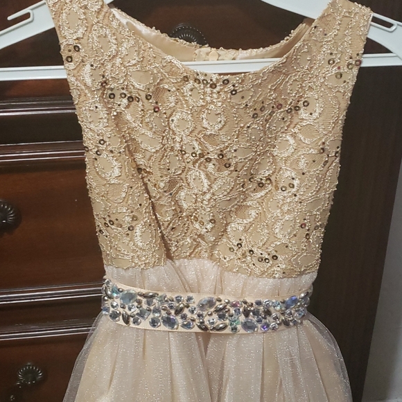 Gold little girls formal dress size 5-6 - Picture 2 of 5